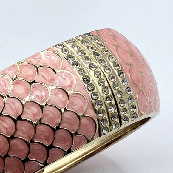 Vintage pink and gold tone mermaid rhinestone hinged bracelet - Picture 11 of 11